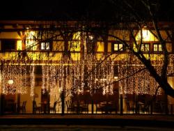 Iluminación de fachada con luces de navidad